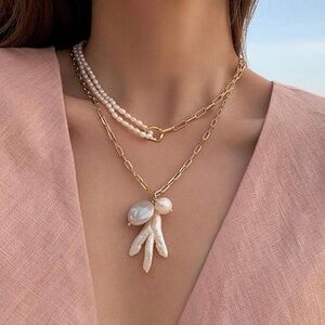 Gold and Pearl Necklace Set